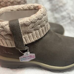 SKECHERS SLIP ON ANKLE BOOTS